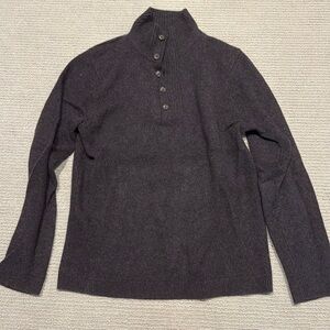 Cashmere sweater is great condition